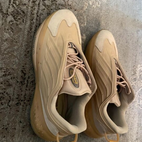 Adidas Ozrah sneakers size 45.5 like new beige