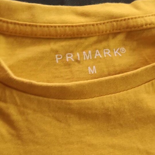 T-shirt medium yellow like new
