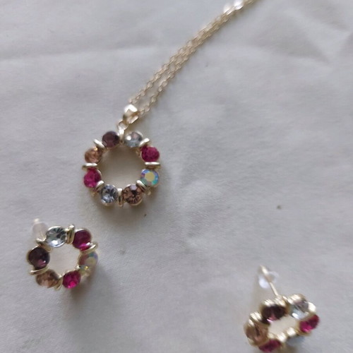 Necklace and earrings set new, colorful flower design with crystals