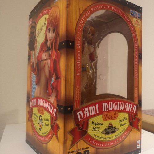 Nami Mugiwara ver 2 figure like new, limited edition 10th anniversary