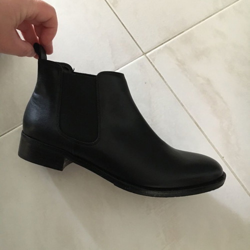 Clarks women's leather Chelsea boot new, size 36, black