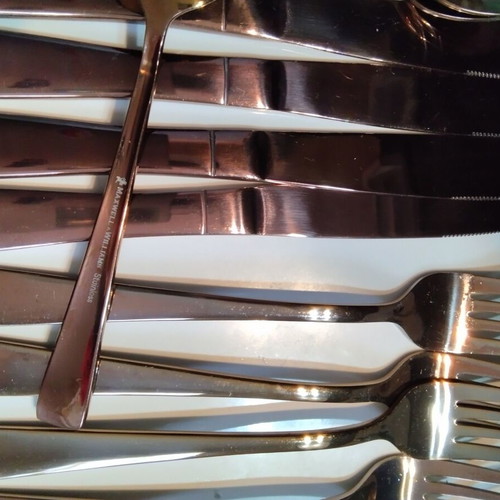 Maxwell Williams cutlery set used, 24 pieces copper color stainless steel