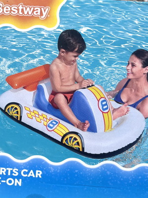 Inflatable beach toy like new, age 0-3 years