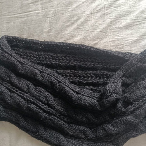 Neck scarf black, like new, worn minimally
