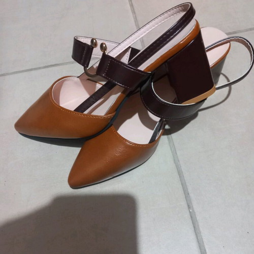 Heels new with low heel size 35