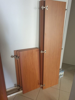 Πόρτες ντουλάπας ρούχων μεταχειρισμένες, μελαμίνης, πακέτο 11 ψηλές και 4 μικρότερες