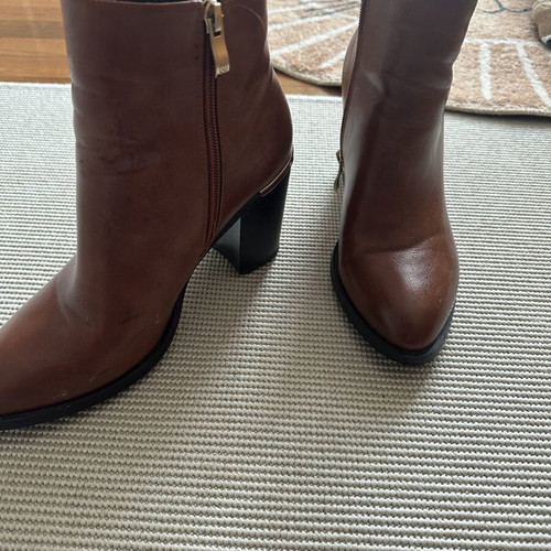 Migato brown women's ankle boots size 39