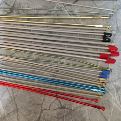 Knitting needles like new, set of 34 pieces, inox and others
