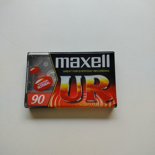 Maxell UR 90 cassette sealed