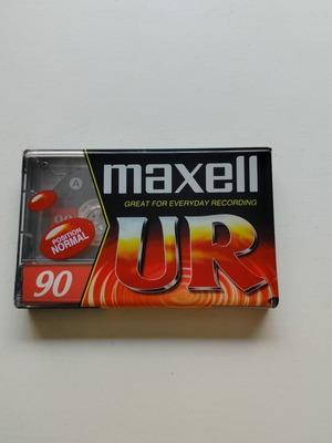 Maxell UR 90 cassette sealed