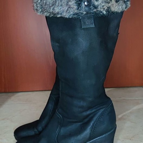 Caprice boots used with fur lining, size 40, black