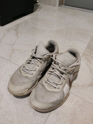 Nike Air Max Impact 4 used low basketball shoes beige size 42.5