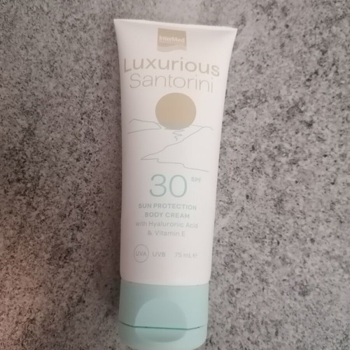 Body sunscreen SPF 30 75ml, like new, small package