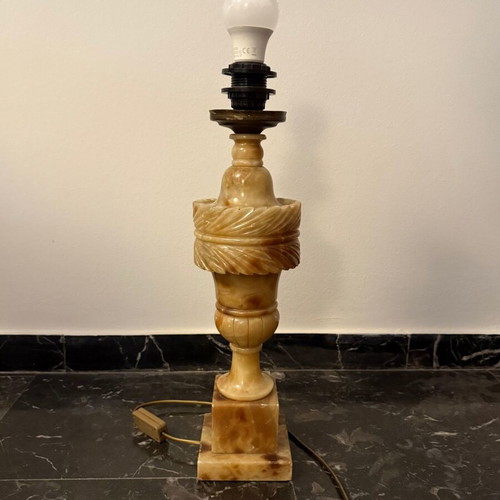 Alabaster lamp like new, table or floor