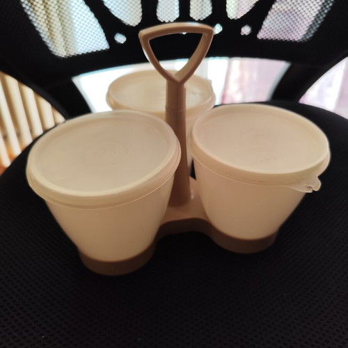 Tupperware triple vintage server