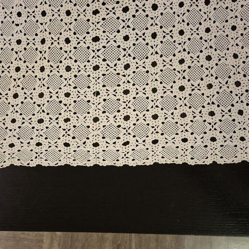 Handmade embroidered tablecloth like new, 72x72 cm, cotton yarn
