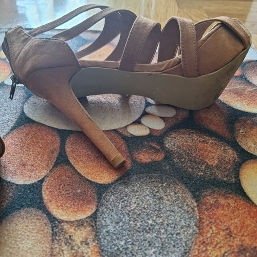 High Heeled Sandals Size 37 Tan Like New
