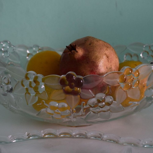 Vintage glass fruit bowl and nut tray set like new