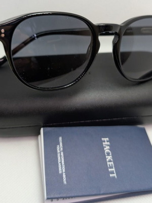 Hackett unisex sunglasses with black acetate frame and black lenses HSB912-001