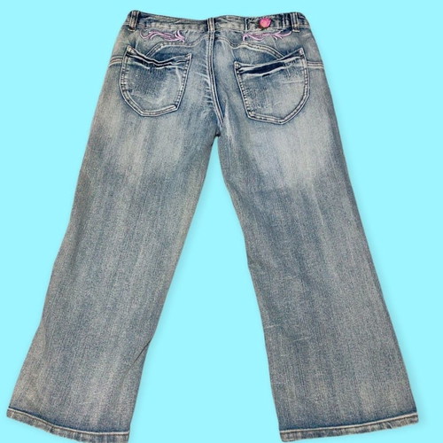 00s capri jeans with tribal details in excellent condition size S