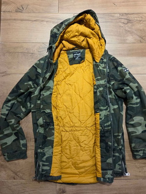 Camo parka jacket Medium like new