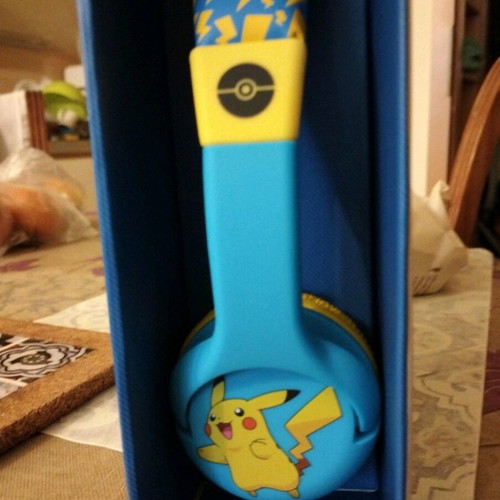 Pokemon Pikachu Kids Wired Headphones New