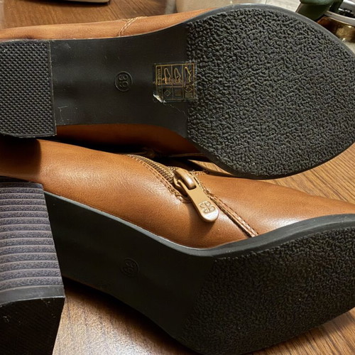 Leather ankle boots size 39 like new, brown