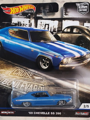 Hot Wheels 2019 Premium Cruise Boulevard Chevrolet Chevelle