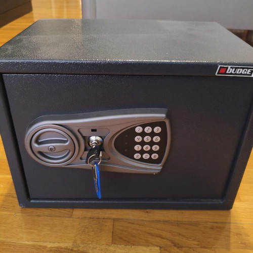 Budget Safe with Electronic Code and Key like new