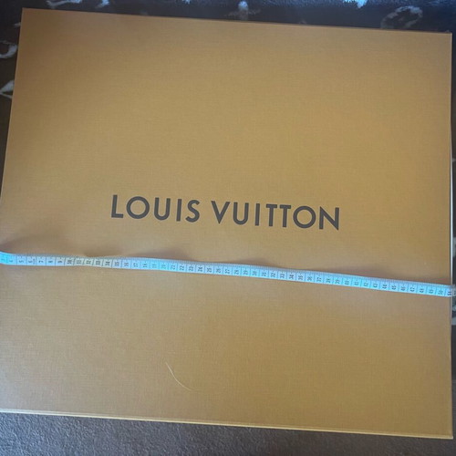 Louis Vuitton neverfull gm magnetic box like new, very large size