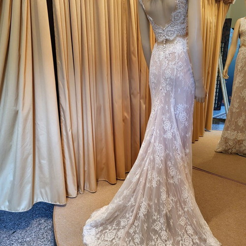 Mermaid wedding dress new with handmade lace white and beige