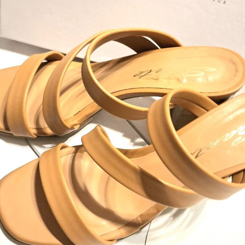 Sante sandals size 40 like new, tan with wooden heel