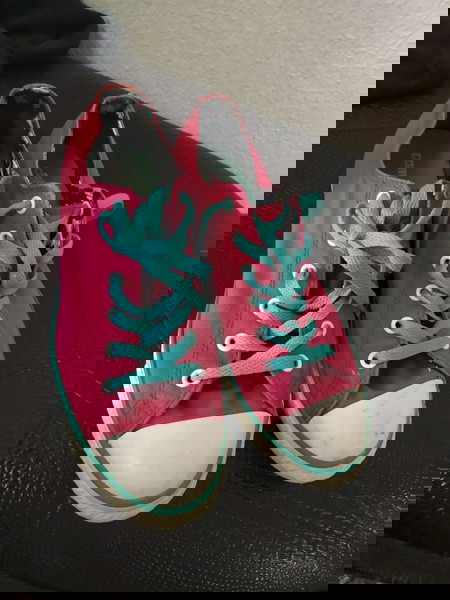 Converse νούμερο 38.