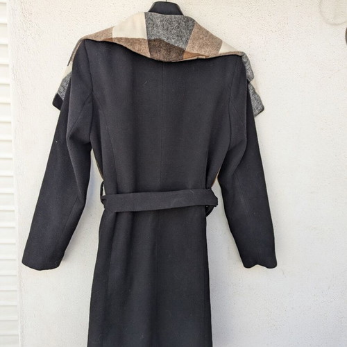 Hype warm coat used, checked pattern in black and beige, size XL