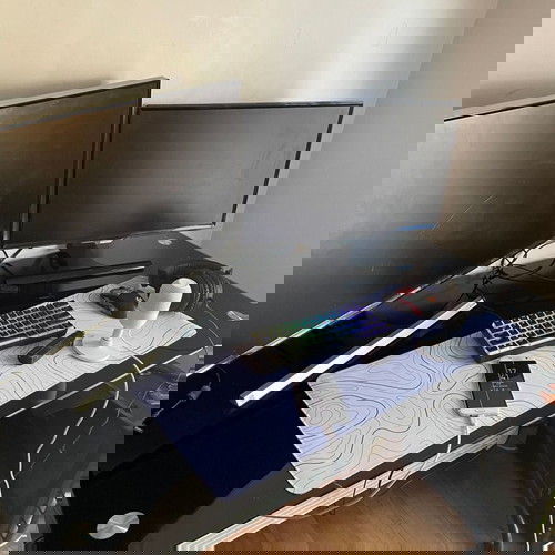 Μαύρο γυάλινο γραφείο 120x60x76 μοντέρνο με μεταλλικά πόδια