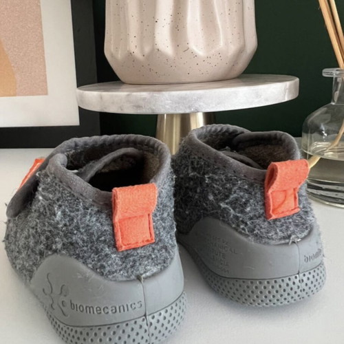 Biomecanics kids slippers like new, size 21, gray with orange details