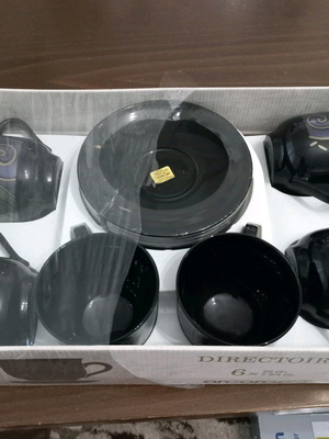 Arcoroc tea cups new black with design