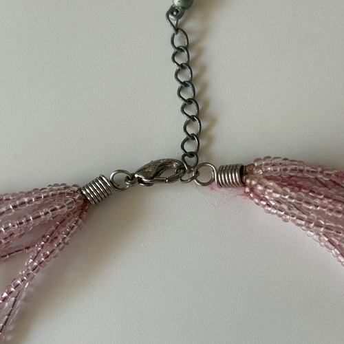 Set of 2 handmade necklaces like new in pink and white