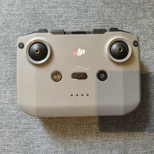 DJI Mini 2 equipment like new with RC231 controller and spare parts