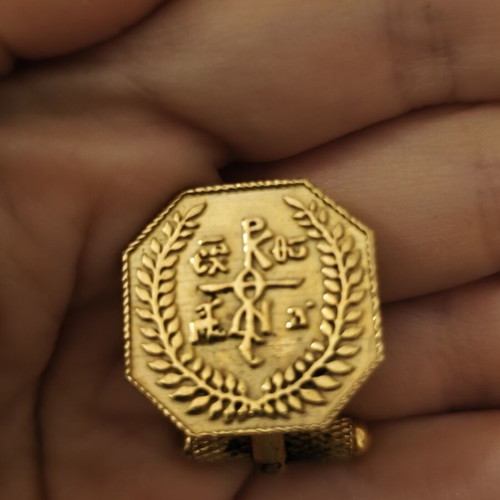 Octagonal Cufflinks with Konstantinato Like New, Gold Tone