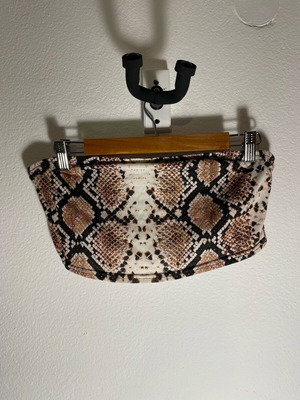 PrettyLittleThing snake print top size XL like new