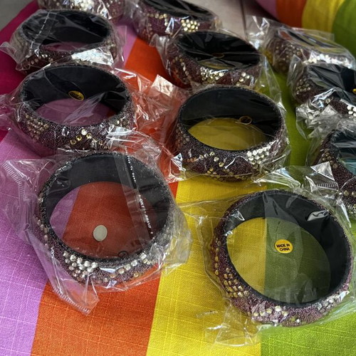 Bracelet set used, 11 pieces with sparkles, brown and gold