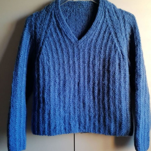 Women's handmade wool sweater like new, blue, size M/L