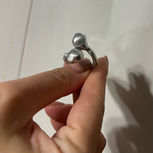 Handmade ring like new, silver with beads made of recycled aluminum