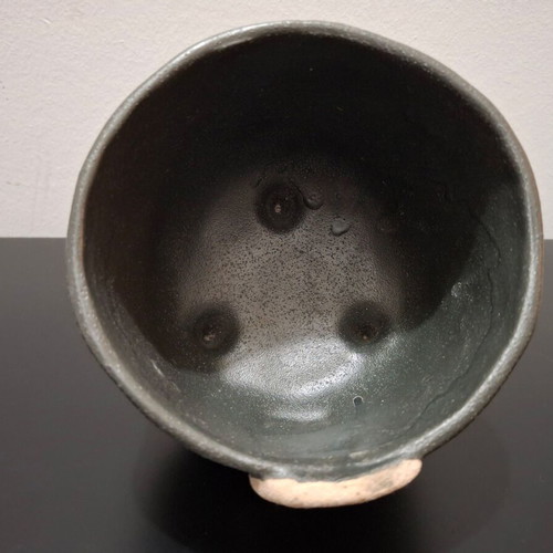 Ceramic flowerpot cachepot like new, modern design with legs