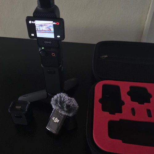 DJI Osmo Pocket 3 Creator Combo video camera, like new