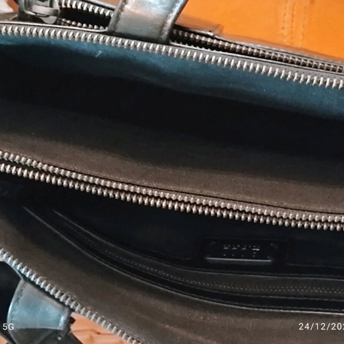 Hugo Boss Unisex Vintage Patent Leather Handbag Like New, Black