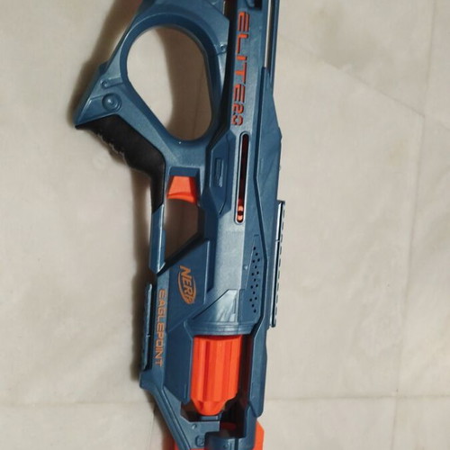 Nerf Elite 2.0 giant like new with extra foam darts