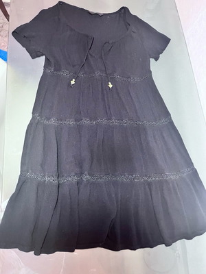 Beach dress like new, crinkled fabric and lace, size XS