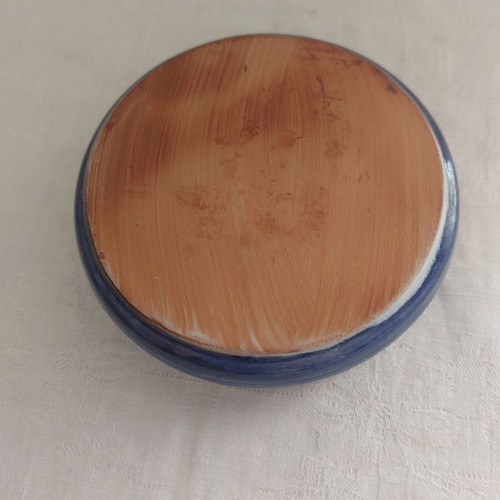 Ceramic ashtray handpainted, like new, diameter 11 cm